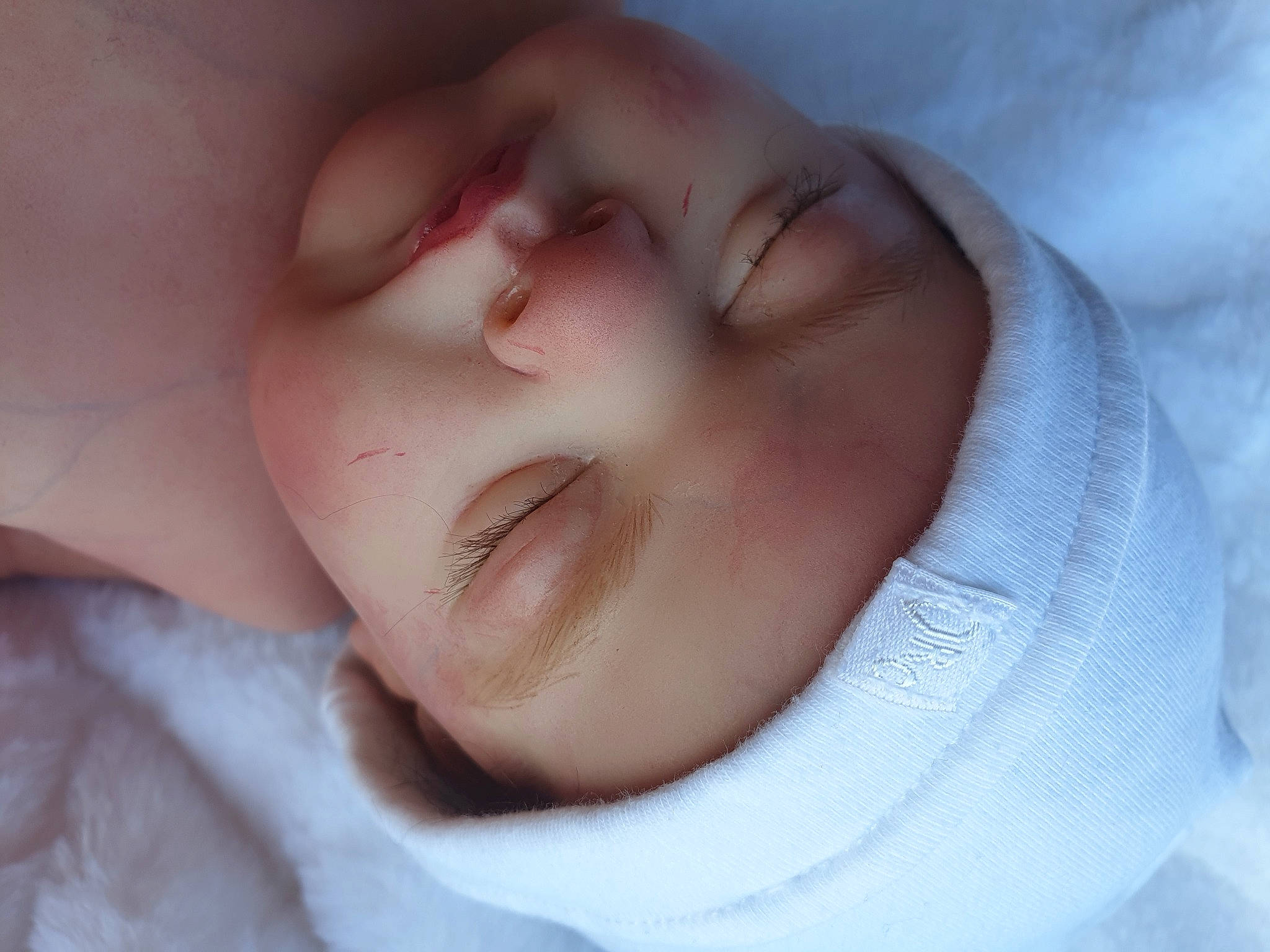 Kenay a rejoint le concours — aidez-le/la à gagner de superbes lots ! baby, baby_sleeping, bedtime, cheek, child, close_up, comfort, eyebrow, eyelash, face, happy, headwear, iris, lip, mouth, nap, nose, person, portrait_photography, skin