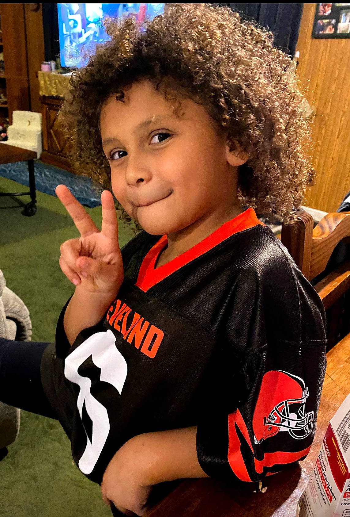 Natalia joined the competition — help win amazing prizes! afro, chair, fun, gesture, jersey, jheri_curl, person, player, ringlet, sleeve, smile, sports, sports_gear, sports_jersey, sports_uniform, sportswear, t_shirt, television, thumb, tournament