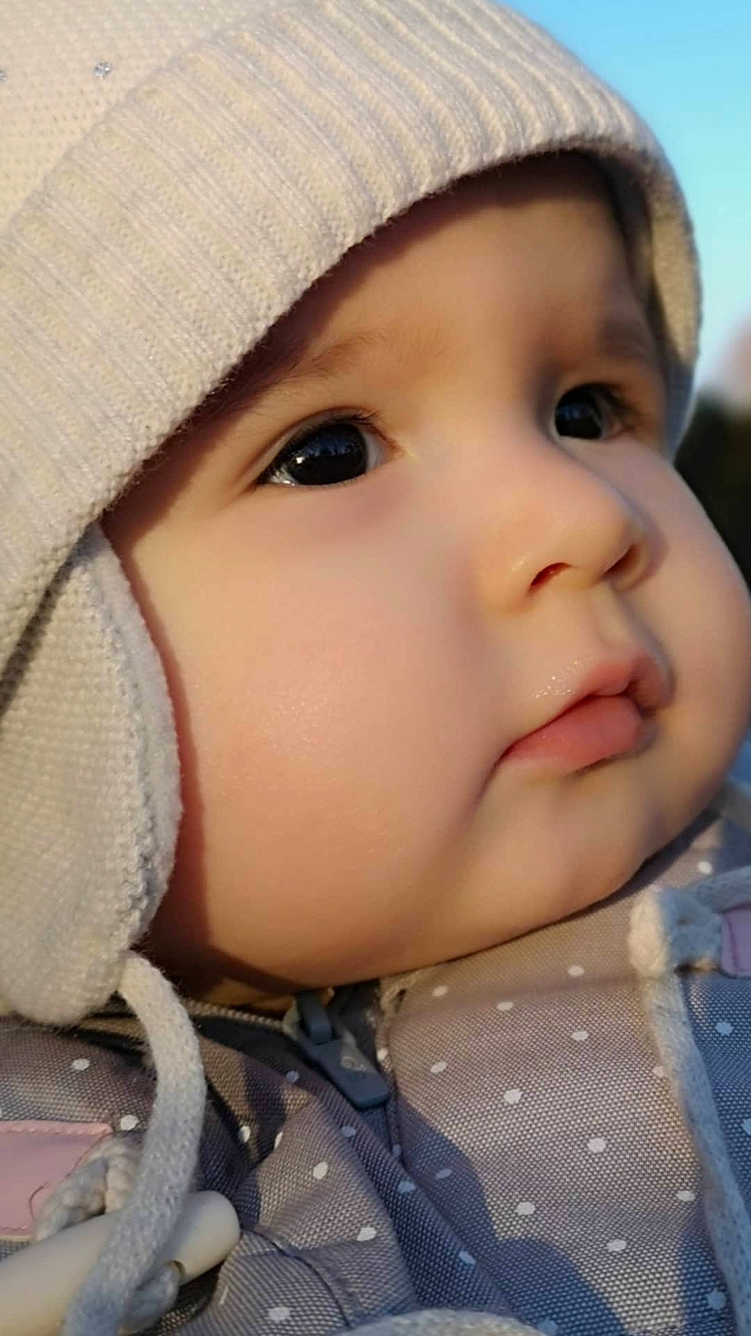 Allegra a rejoint le concours — aidez-le/la à gagner de superbes lots ! baby, cap, cheek, child, chin, clothing, eye, eyebrow, eyelash, face, forehead, happy, headgear, headwear, iris, lip, mouth, nose, person, skin