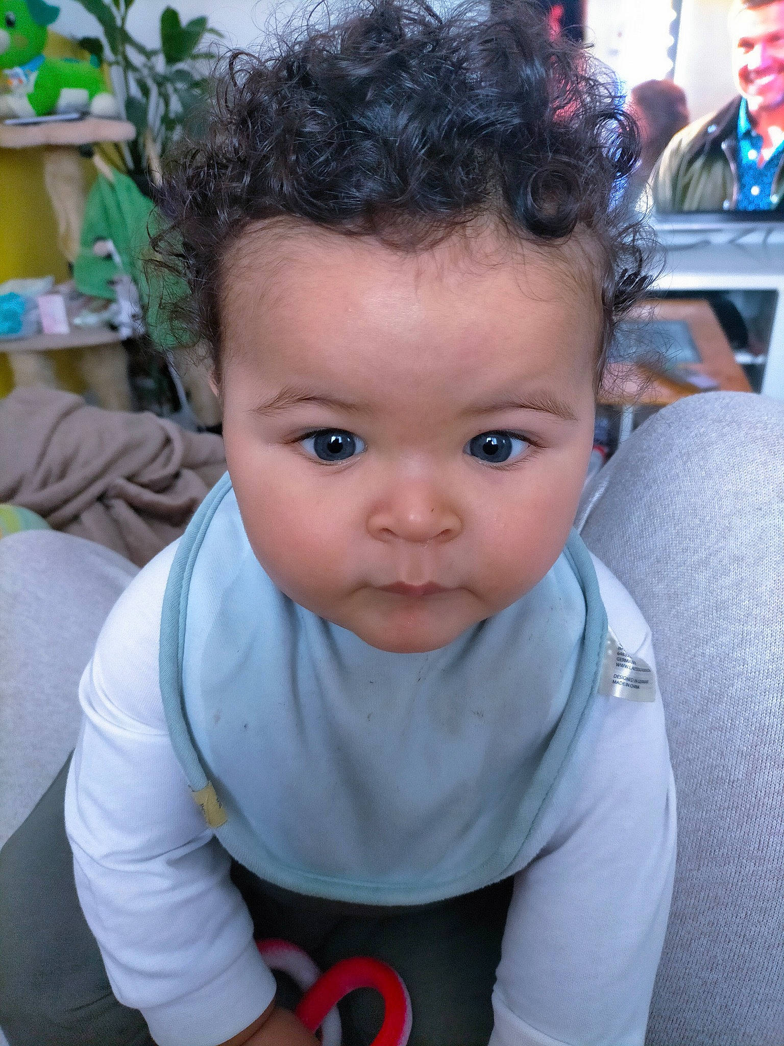 Marcus a rejoint le concours — aidez-le/la à gagner de superbes lots ! baby, baby_toddler_clothing, black_hair, cheek, child, chin, ear, eyebrow, eyelash, forehead, fun, grass, happy, iris, joy, lip, nose, person, plant, skin