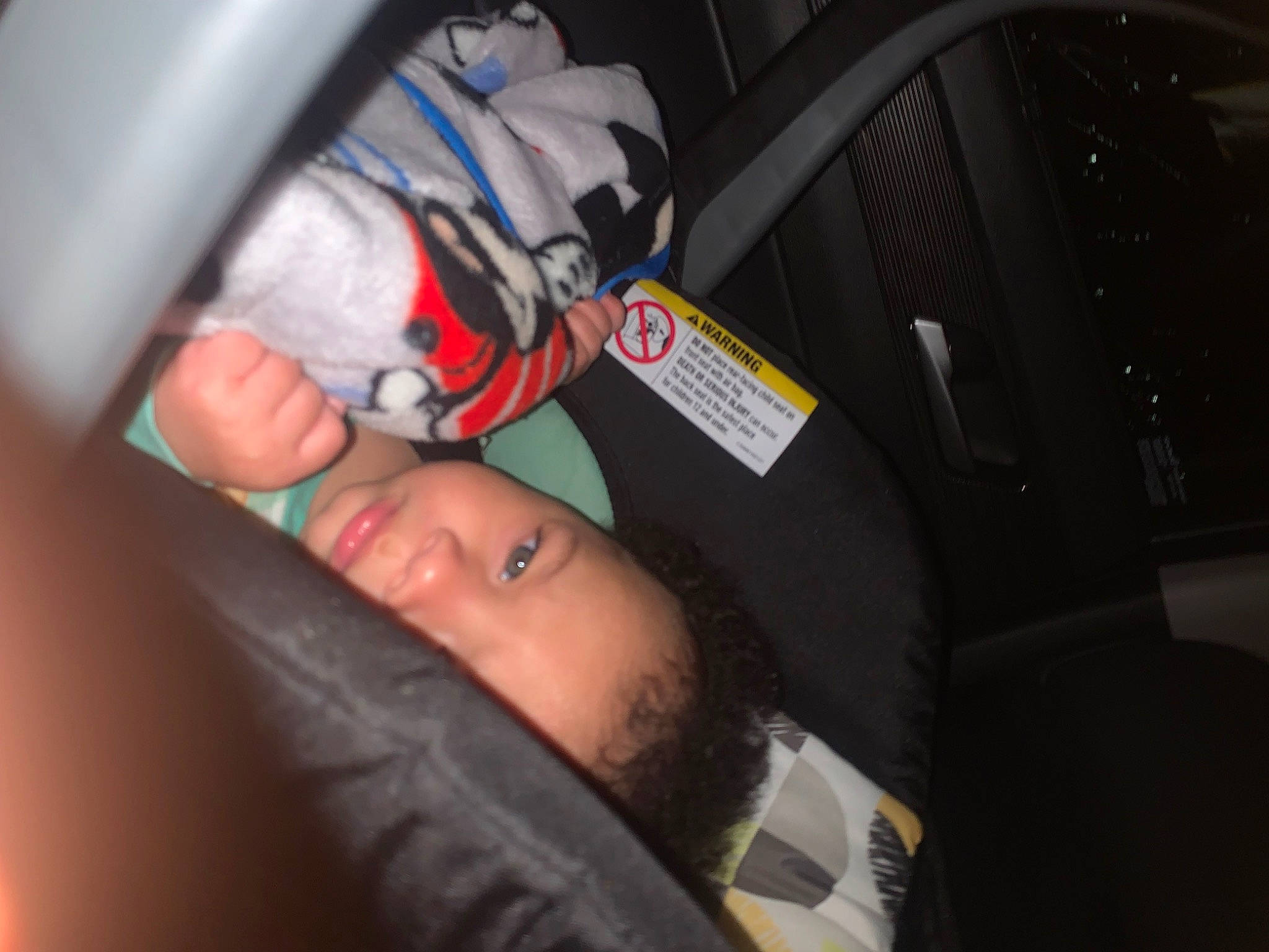 Knox is registered to the contest to win money with this photo: auto_part, automotive_design, automotive_exterior, automotive_lighting, baby_carriage, baby_products, car_seat, car_seat_cover, carmine, comfort, family_car, fun, head_restraint, human_leg, person, personal_luxury_car, seat_belt, steering_wheel, thigh, vehicle_door