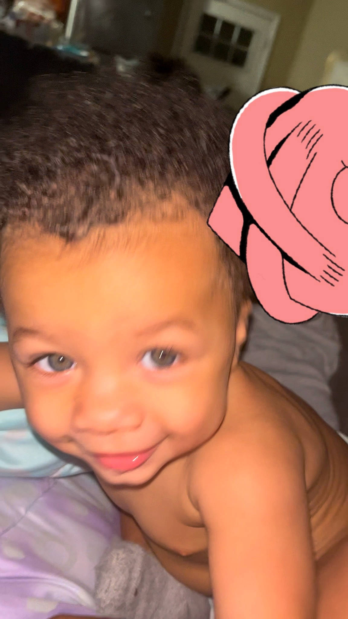 Knox is registered to the contest to win money with this photo: arm, cheek, chin, ear, eyebrow, eyelash, facial_expression, forehead, hair, hairstyle, hand, human_body, joy, lip, mouth, muscle, neck, nose, organ, person