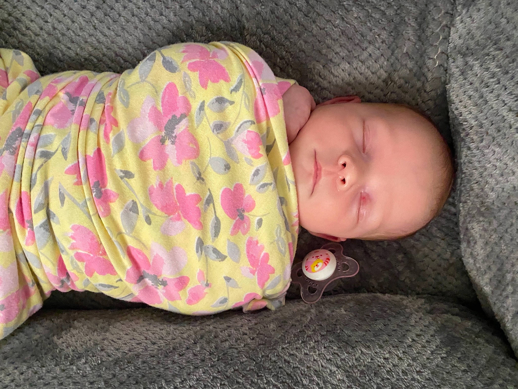 Laken is registered to the contest to win money with this photo: baby, baby_toddler_clothing, beauty, cheek, child, comfort, face, finger, headgear, human_body, linens, lip, mammal, nose, pattern, person, skin, sleeve, textile, toddler