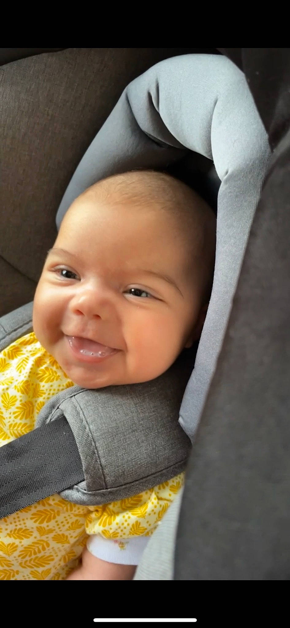 Julya a rejoint le concours — aidez-le/la à gagner de superbes lots ! baby, baby_toddler_clothing, cheek, chin, comfort, eye, eyebrow, face, hairstyle, happy, headgear, iris, lip, mouth, nose, outerwear, person, skin, smile, textile