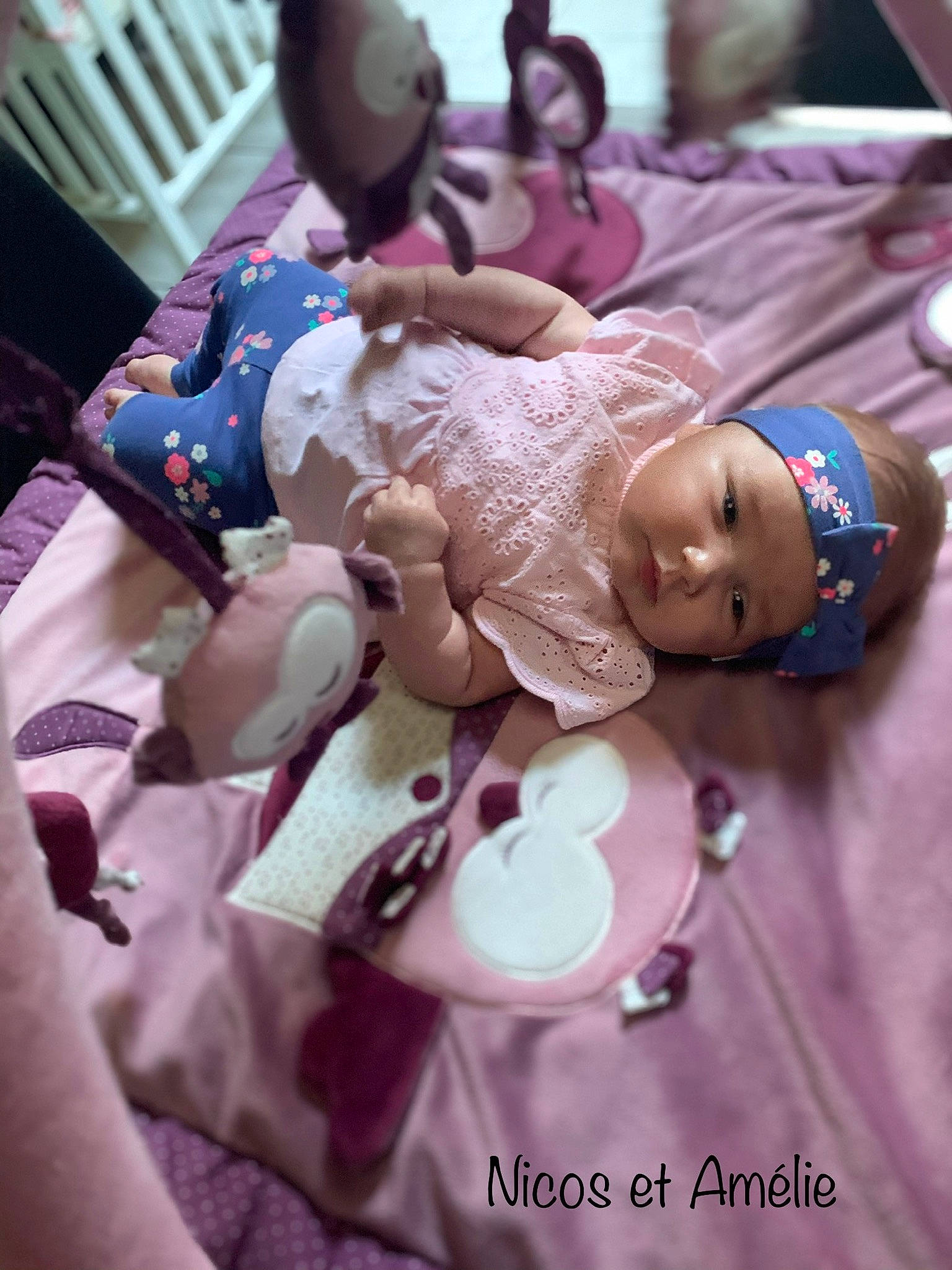 Liza a rejoint le concours — aidez-le/la à gagner de superbes lots ! baby, birth, child, doll, hand, headwear, person, pink, purple, room, skin, sleep, toddler, toy