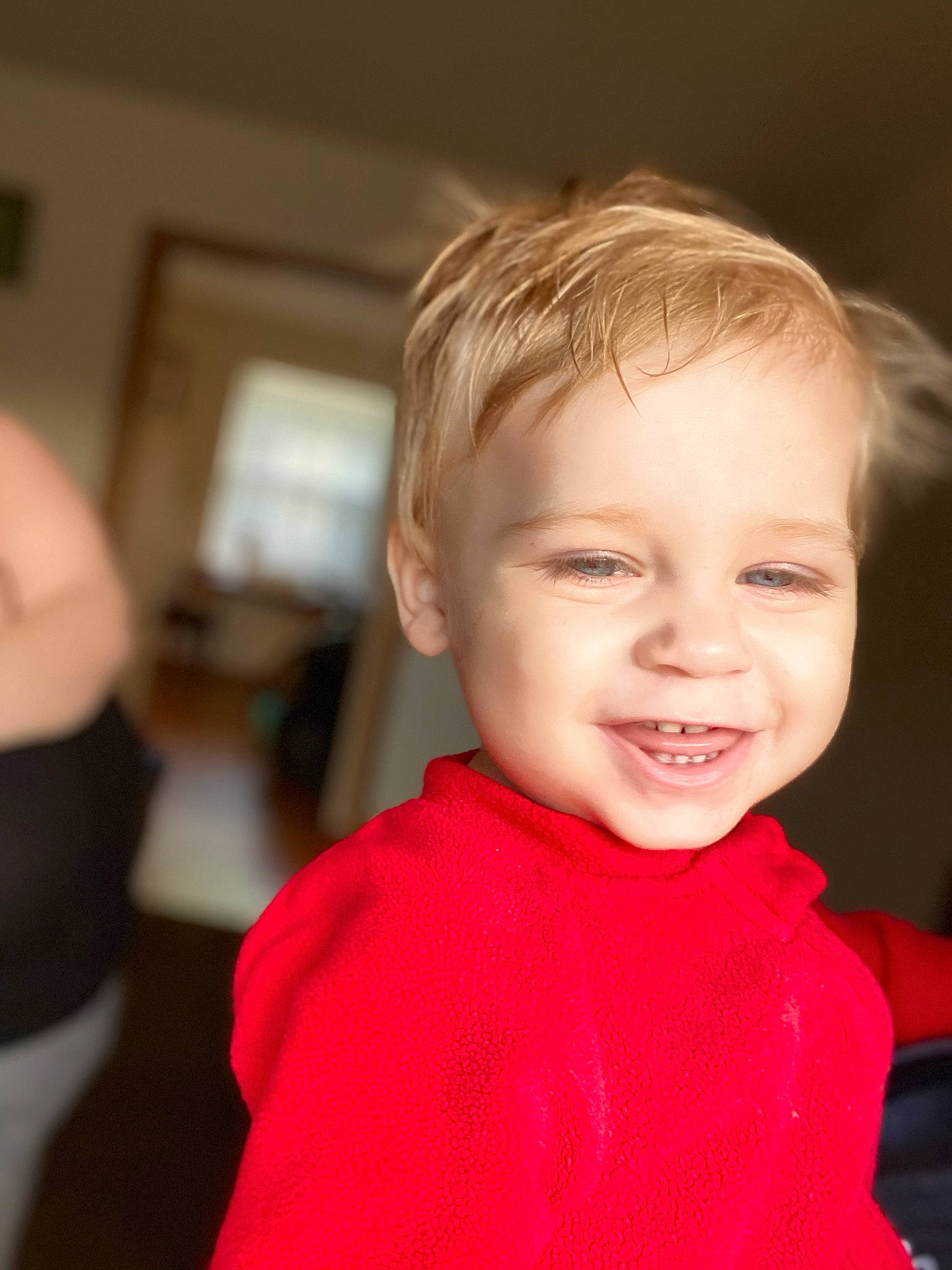 Kingston joined the competition — help win amazing prizes! blond, cheek, child, child_model, chin, ear, face, facial_expression, forehead, fun, hair, hairstyle, head, joy, lip, nose, person, pink, red, skin