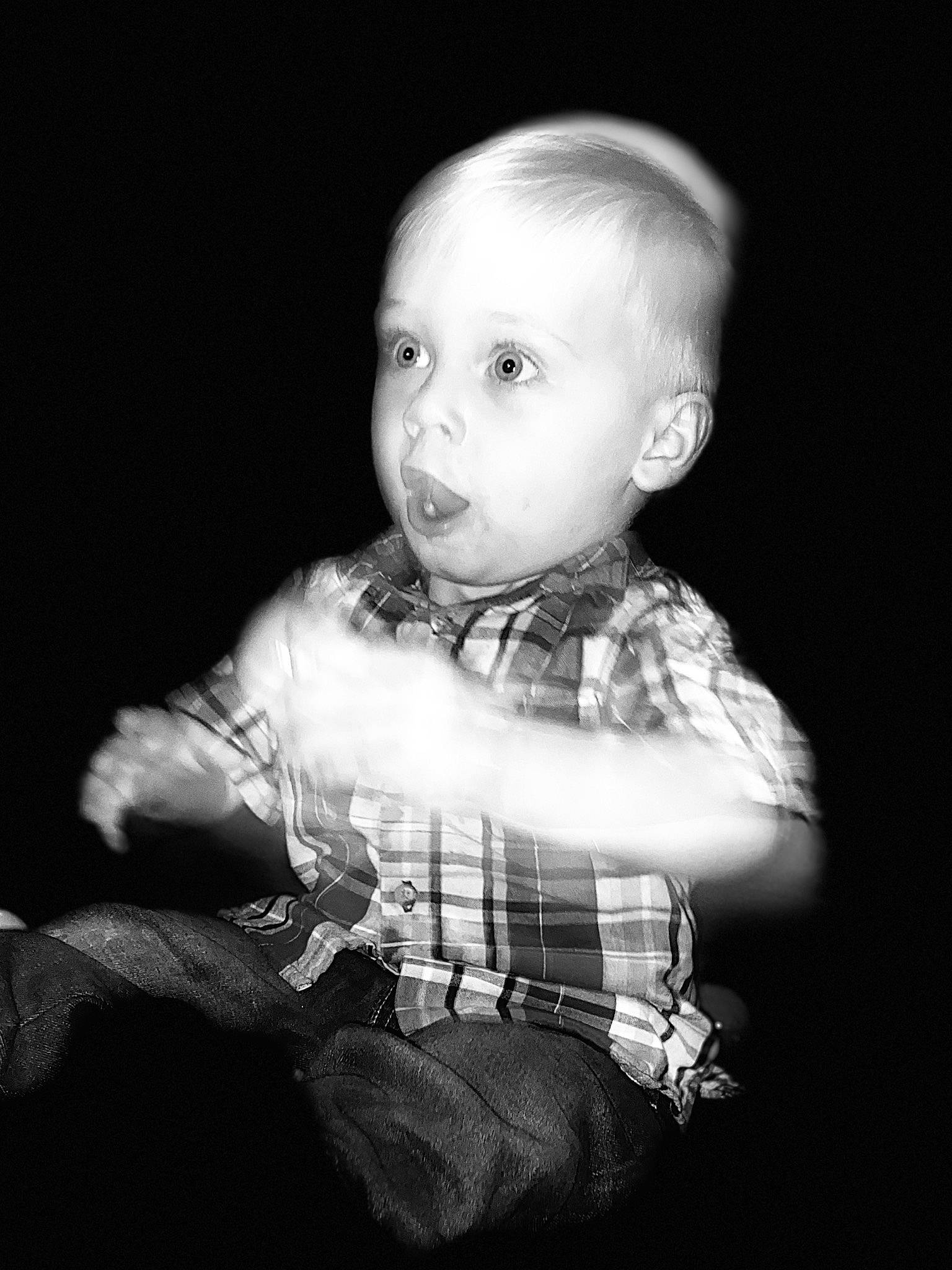 Kingston joined the competition — help win amazing prizes! baby, black, black_and_white, cheek, child, eye, face, flash_photography, head, human, lip, monochrome, monochrome_photography, person, photograph, photography, portrait, portrait_photography, stock_photography, surprise