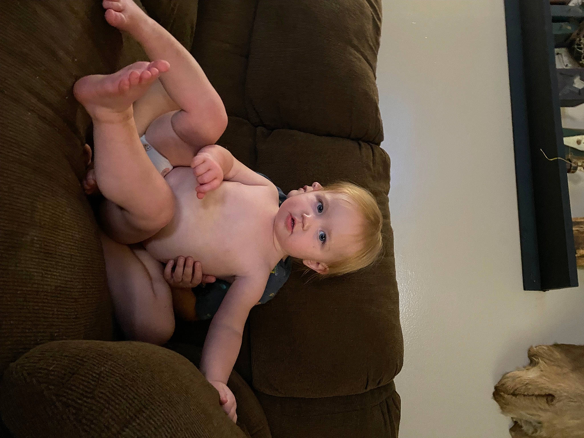 Haisley is registered to the contest to win money with this photo: abdomen, baby, cheek, chest, comfort, elbow, flash_photography, gesture, glasses, human_body, human_leg, joint, knee, leg, neck, person, shoulder, stomach, thigh, toddler