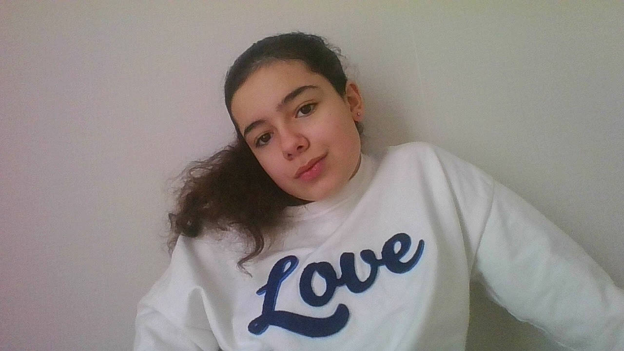 Maëlle participe au concours pour gagner de l'argent avec cette photo : active_shirt, black_hair, chest, clothing, cool, eyebrow, eyelash, forehead, jaw, joint, lip, long_sleeved_t_shirt, neck, person, photo_shoot, photography, portrait_photography, shoulder, sleeve, throat