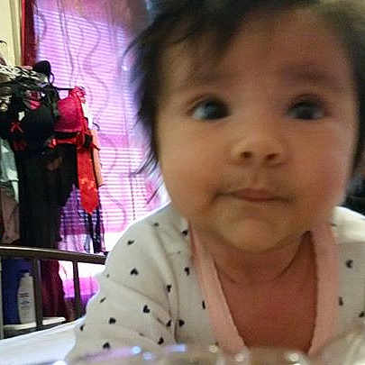 Isael is registered to the contest to win money with this photo: