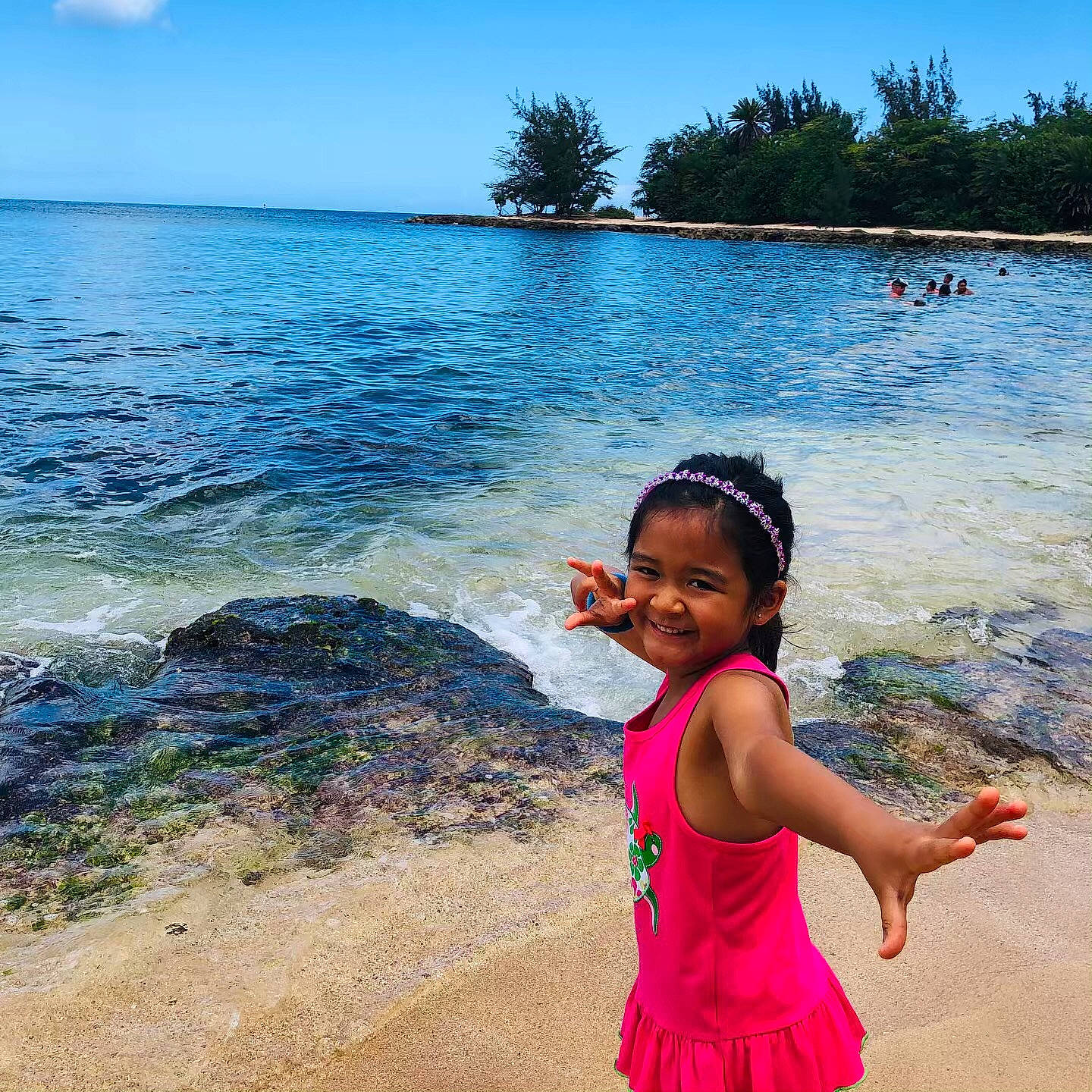 Kaelin is registered to the contest to win money with this photo: