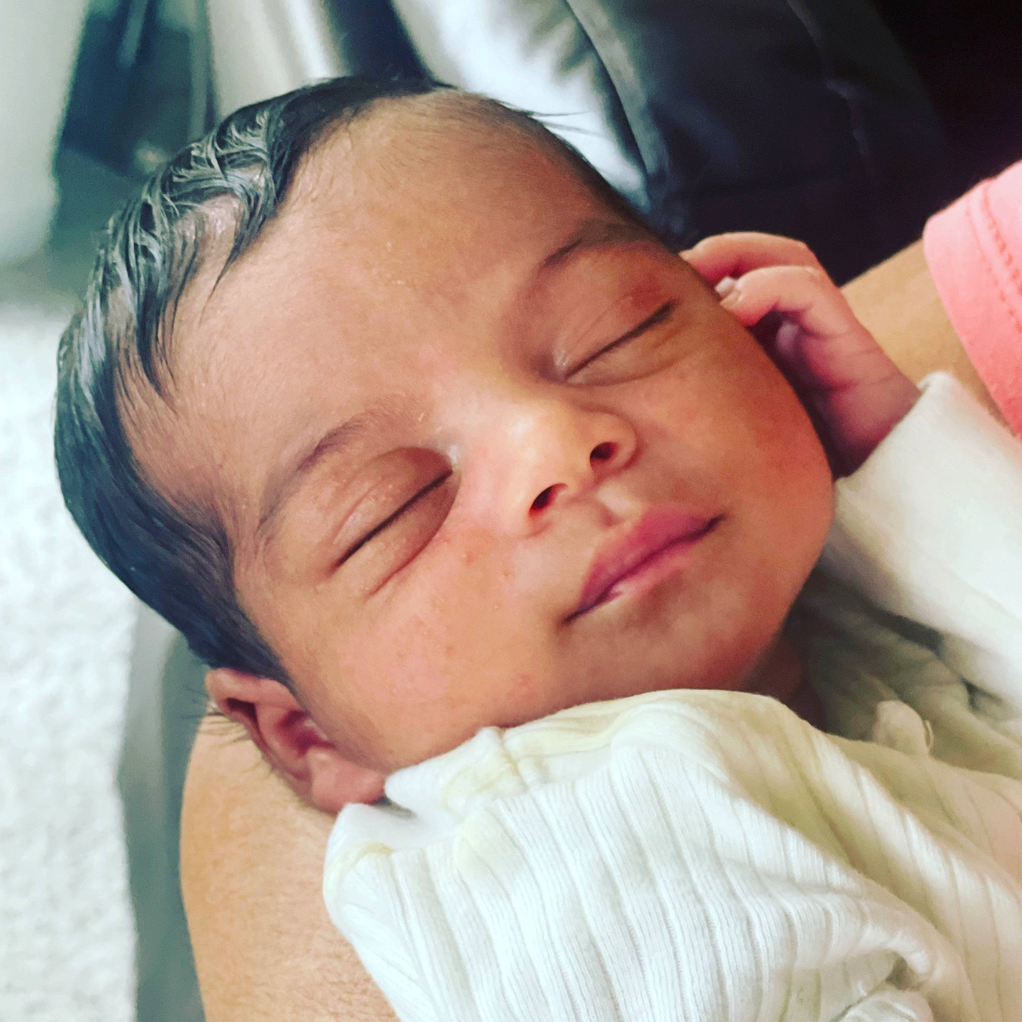 Jesús is registered to the contest to win money with this photo: baby, baby_sleeping, bedtime, cheek, child, comfort, ear, eyebrow, eyelash, finger, gesture, hand, happy, linens, lip, mouth, nose, person, skin, textile