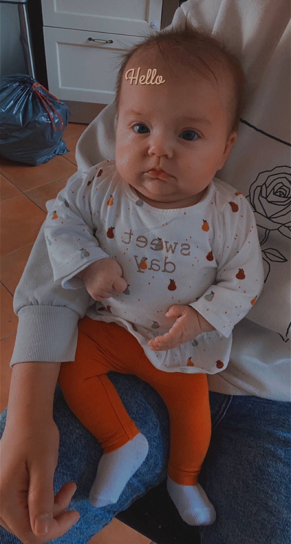 Keyssie participe au concours pour gagner de l'argent avec cette photo : arm, baby, baby_toddler_clothing, cheek, comfort, dress, eye, face, finger, hairstyle, head, human_body, iris, joint, lip, mouth, neck, nose, person, skin