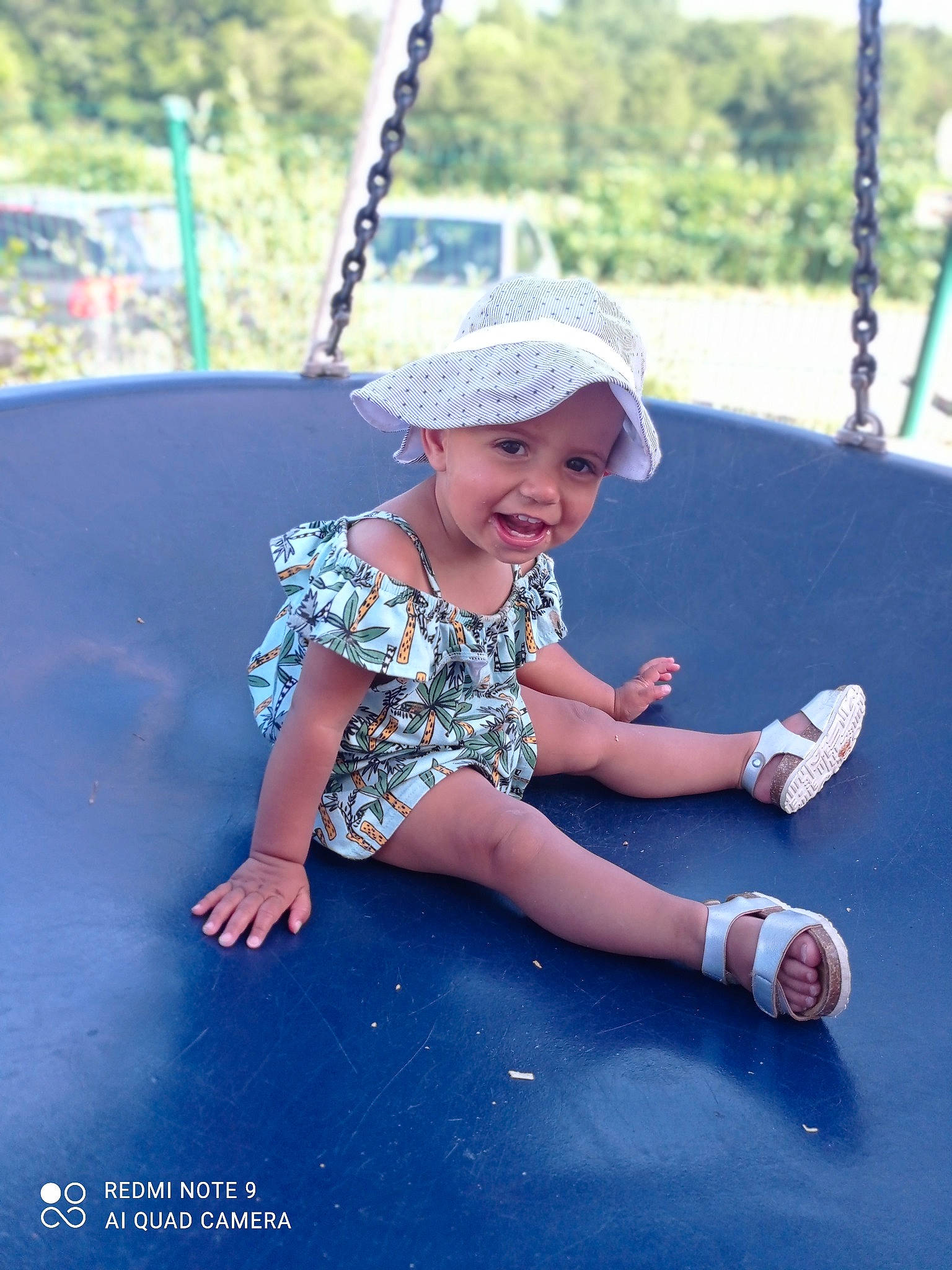 Liyah a rejoint le concours — aidez-le/la à gagner de superbes lots ! child, city, electric_blue, fun, grass, happy, headwear, leisure, mammal, morning, outdoor_play_equipment, person, play, playground, recreation, shorts, smile, summer, swing, tire