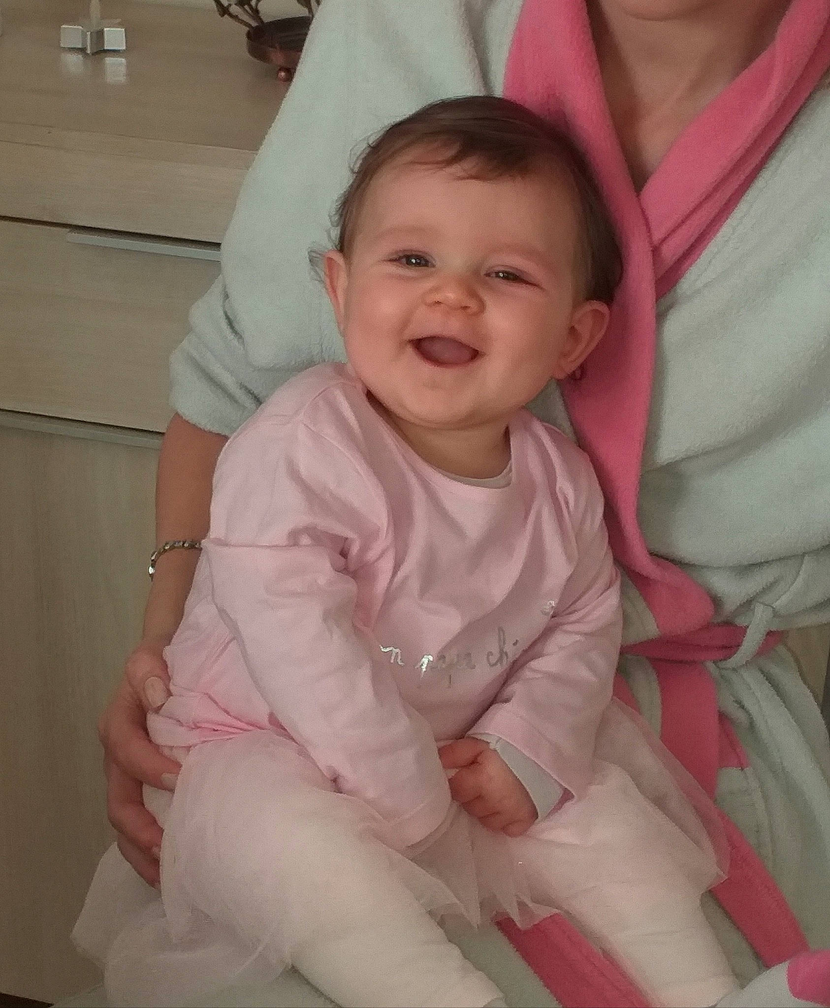 Victoire participe au concours pour gagner de l'argent avec cette photo : baby, cheek, child, facial_expression, head, person, pink, skin, smile, toddler