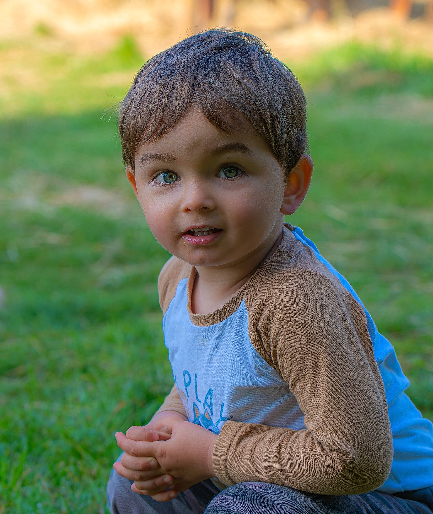 Mathéo a rejoint le concours — aidez-le/la à gagner de superbes lots ! baby_toddler_clothing, child, clothing, facial_expression, finger, fun, grass, grass_family, grassland, hand, happy, leisure, mammal, nose, people_in_nature, person, plant, skin, toddler, tree