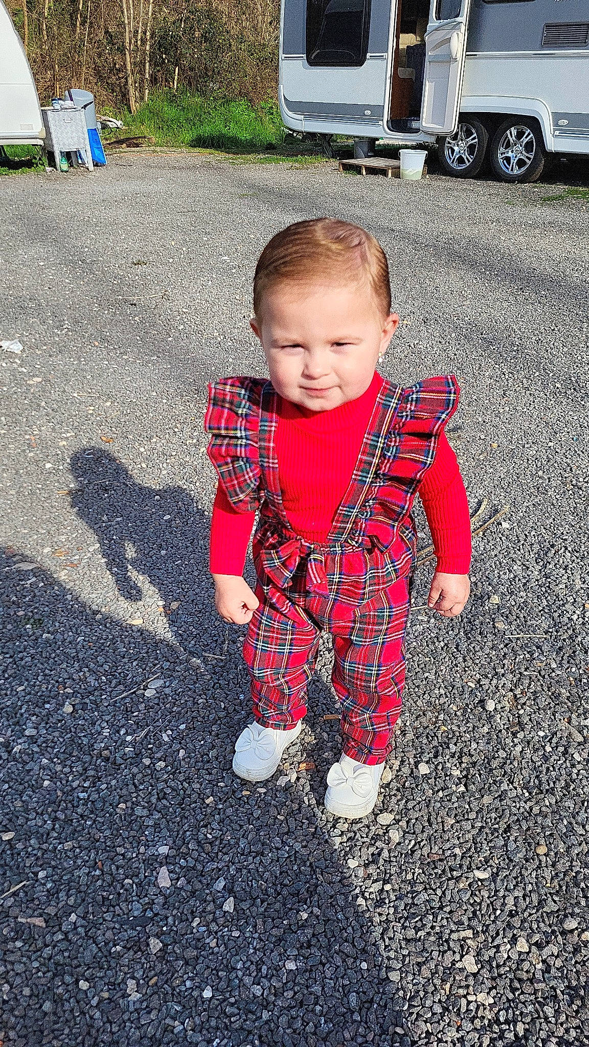 Hamiltone participe au concours pour gagner de l'argent avec cette photo : asphalt, automotive_tire, baby, baby_toddler_clothing, child, cool, flooring, fun, grass, pattern, people_in_nature, person, plaid, road_surface, sidewalk, standing, tartan, tints_and_shades, tire, toddler