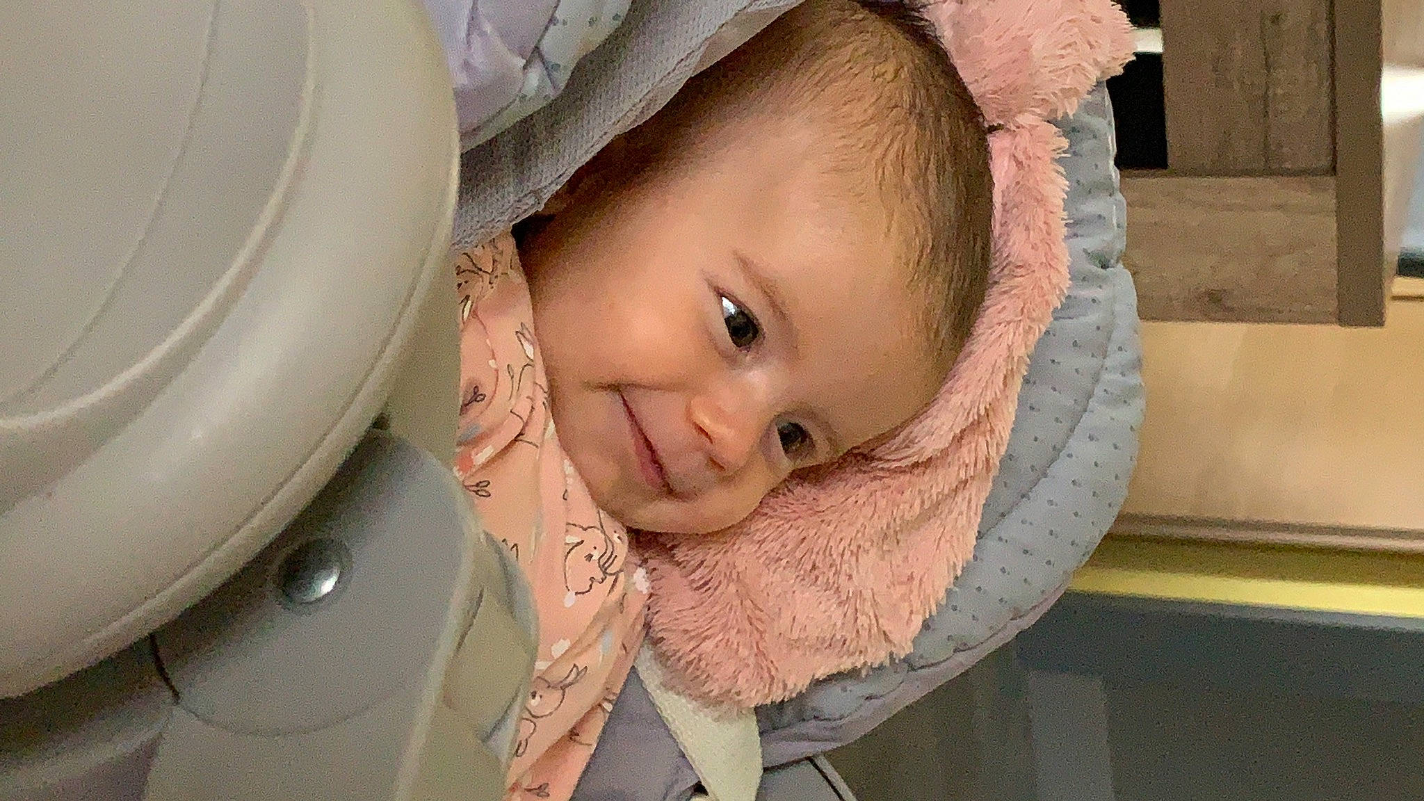 Diana a rejoint le concours — aidez-le/la à gagner de superbes lots ! baby, baby_products, baby_toddler_clothing, cheek, child, chin, dress, eye, eyebrow, eyelash, face, iris, joy, lip, nose, person, pink, skin, sleeve, smile