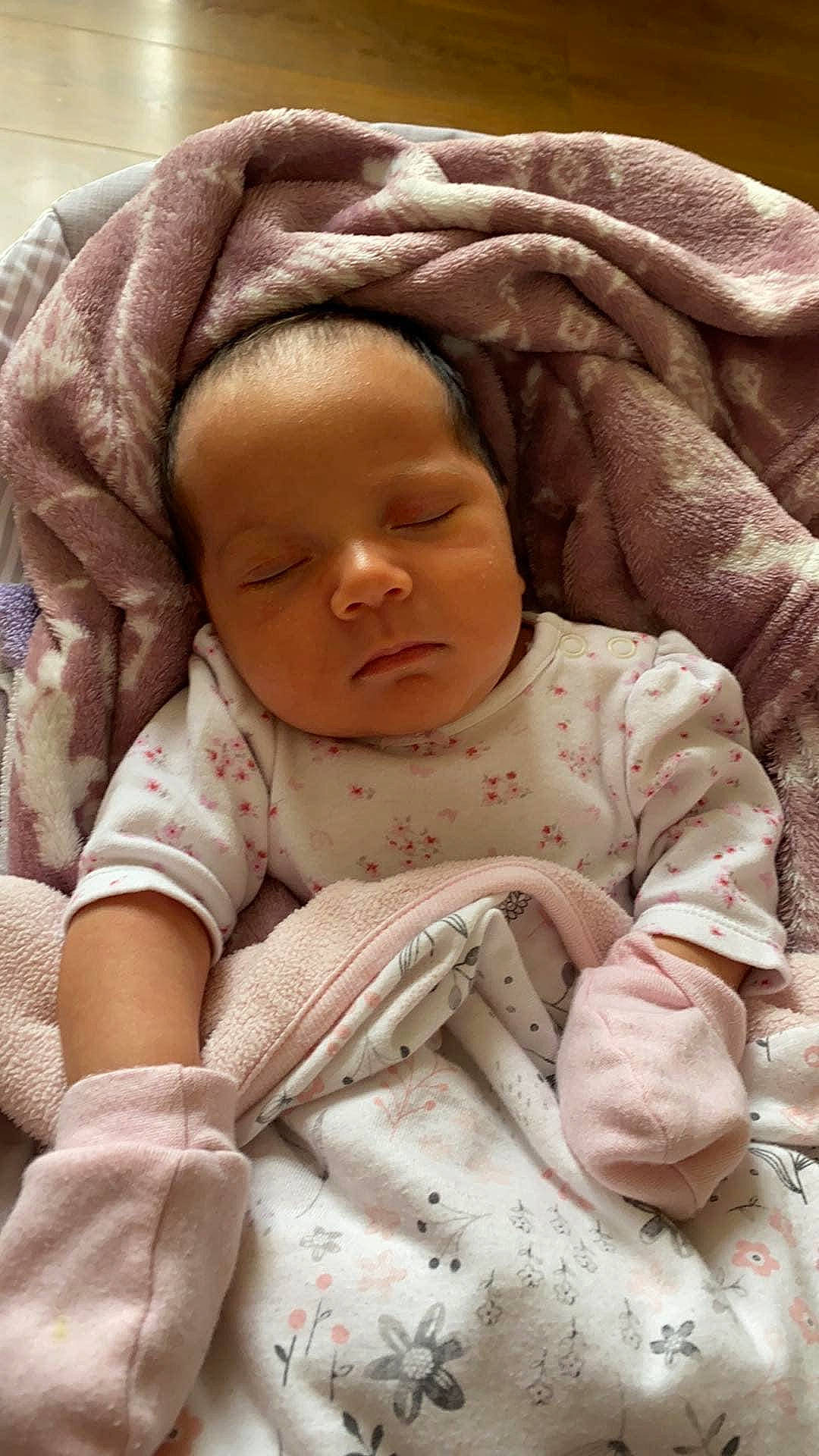 Mara is registered to the contest to win money with this photo: baby, bedtime, cheek, child, person, skin, sleep, toddler