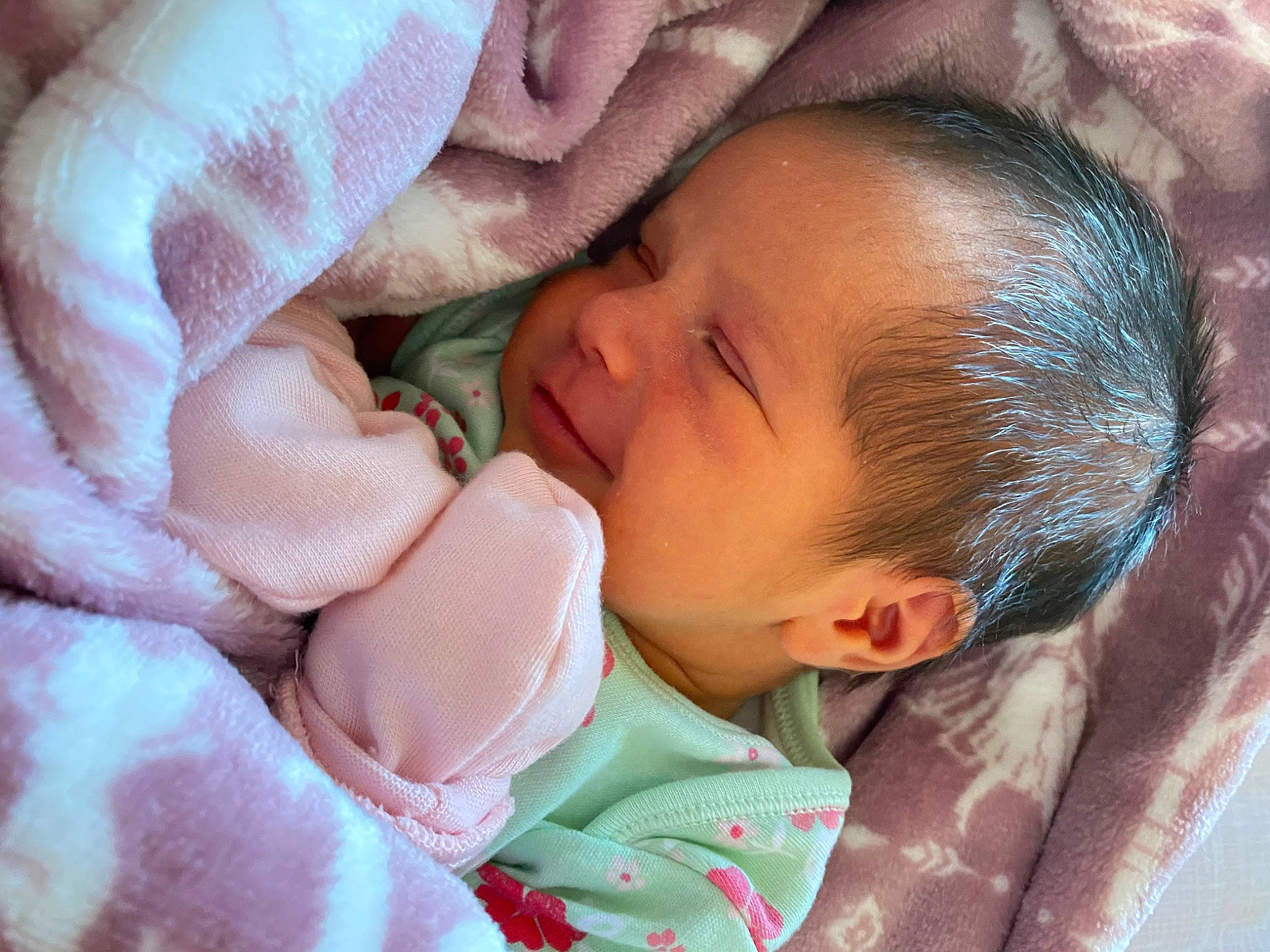 Mara is registered to the contest to win money with this photo: baby, baby_sleeping, bedtime, birth, cheek, child, eye, face, forehead, hand, head, lip, mouth, nap, nose, person, pink, product, skin, sleep