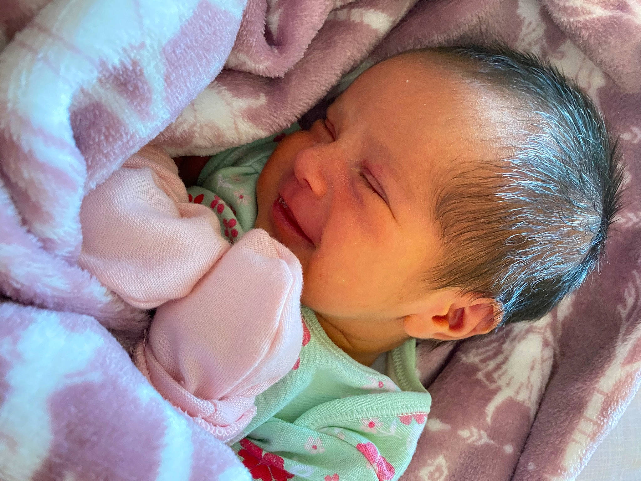 Mara is registered to the contest to win money with this photo: baby, baby_sleeping, bedtime, birth, cheek, child, childbirth, ear, eye, face, hand, head, lip, mouth, nap, nose, person, pink, skin, sleep