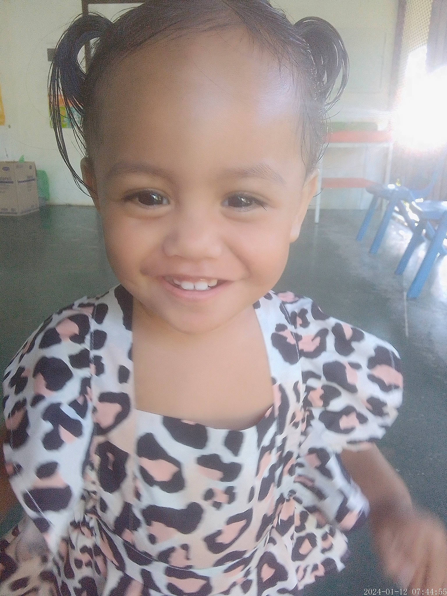 Cattleya a rejoint le concours — aidez-le/la à gagner de superbes lots ! cheek, chin, cool, ear, eyebrow, facial_expression, forehead, hair, hairstyle, happy, head, iris, joy, lip, neck, nose, organ, person, skin, sleeve