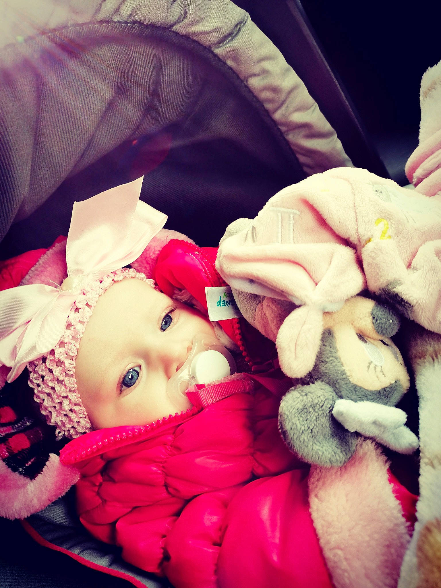 Lola participe au concours pour gagner de l'argent avec cette photo : baby, baby_products, baby_toddler_clothing, baby_toys, comfort, costume_accessory, doll, fur, headwear, person, pink, plush, stuffed_toy, toy