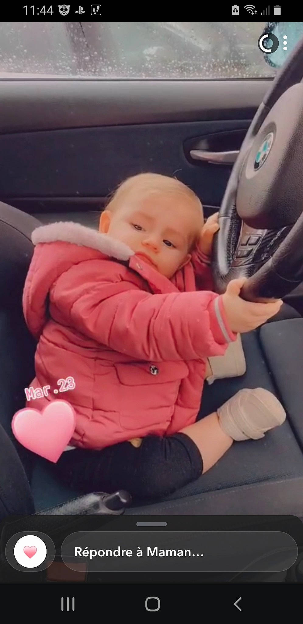 Lyana participe au concours pour gagner de l'argent avec cette photo : auto_part, automotive_design, automotive_exterior, baby, baby_toddler_clothing, car, car_seat, car_seat_cover, child, comfort, family_car, lap, mode_of_transport, motor_vehicle, person, personal_luxury_car, plant, steering_wheel, toddler, vehicle_door
