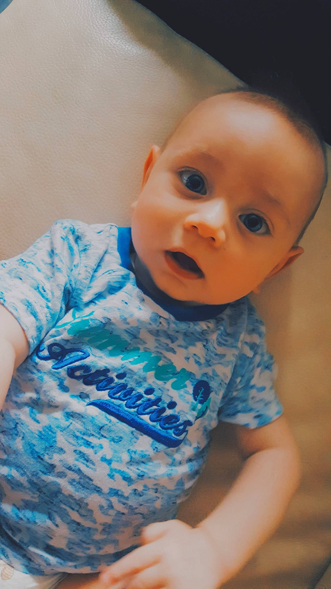 Rohan participe au concours pour gagner de l'argent avec cette photo : baby, blue, cheek, child, chin, ear, eye, face, forehead, head, iris, lip, mouth, nose, person, skin, toddler