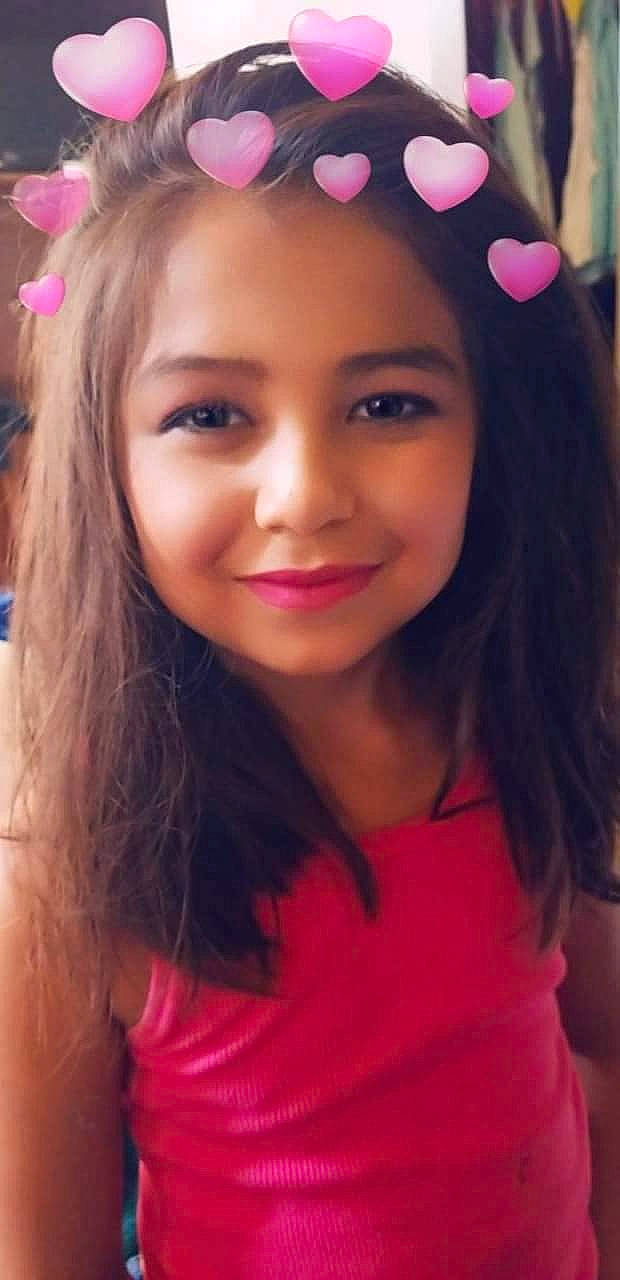 Briza is registered to the contest to win money with this photo: beauty, black_hair, brown_hair, cheek, child_model, chin, eyebrow, face, forehead, hair, hair_coloring, hairstyle, head, joy, lady, lip, long_hair, nose, person, pink