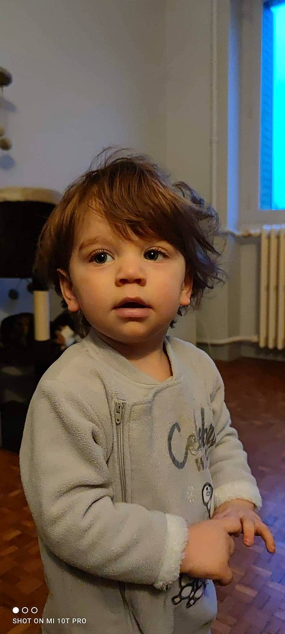 Lowen a rejoint le concours — aidez-le/la à gagner de superbes lots ! cheek, chin, eye, eyebrow, eyelash, face, facial_expression, forehead, hair, hairstyle, happy, head, iris, lip, mouth, nose, person, skin, sleeve, standing