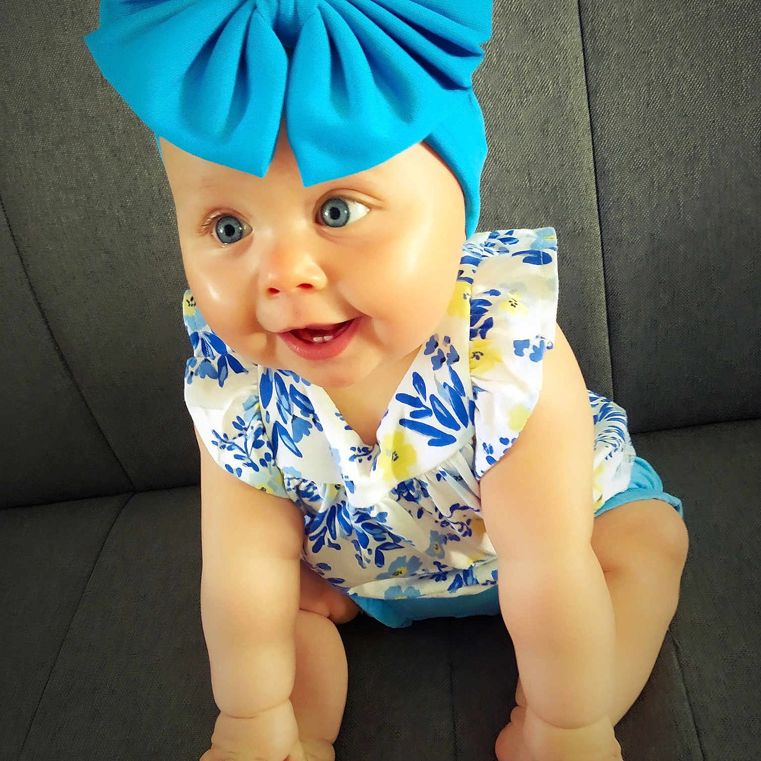 Mya a rejoint le concours — aidez-le/la à gagner de superbes lots ! baby, baby_bloomers, baby_toddler_clothing, blue, cap, child, clothing, costume_accessory, diaper, headgear, toddler