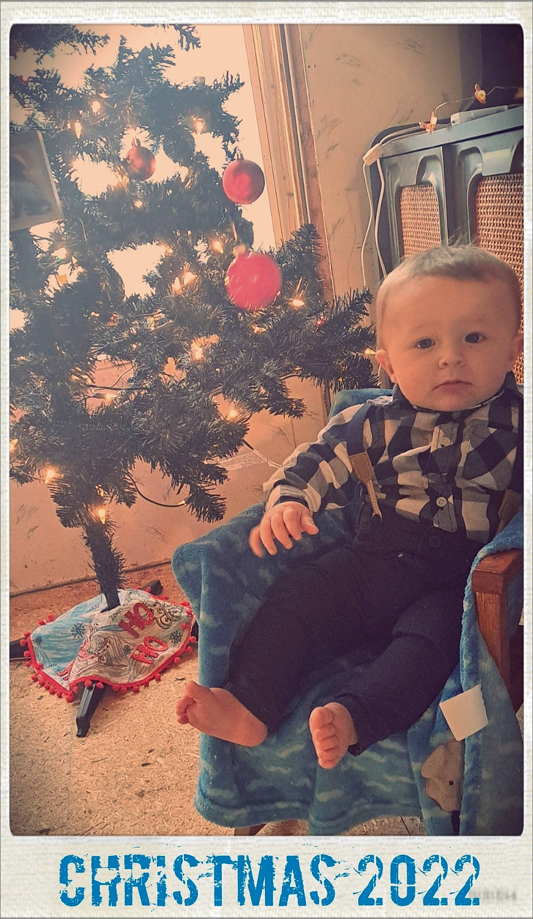 Zayn joined the competition — help win amazing prizes! art, baby, baby_toddler_clothing, child, christmas_decoration, christmas_eve, christmas_ornament, christmas_tree, design, event, happy, holiday, holiday_ornament, ornament, pattern, person, sitting, snapshot, tints_and_shades, toddler