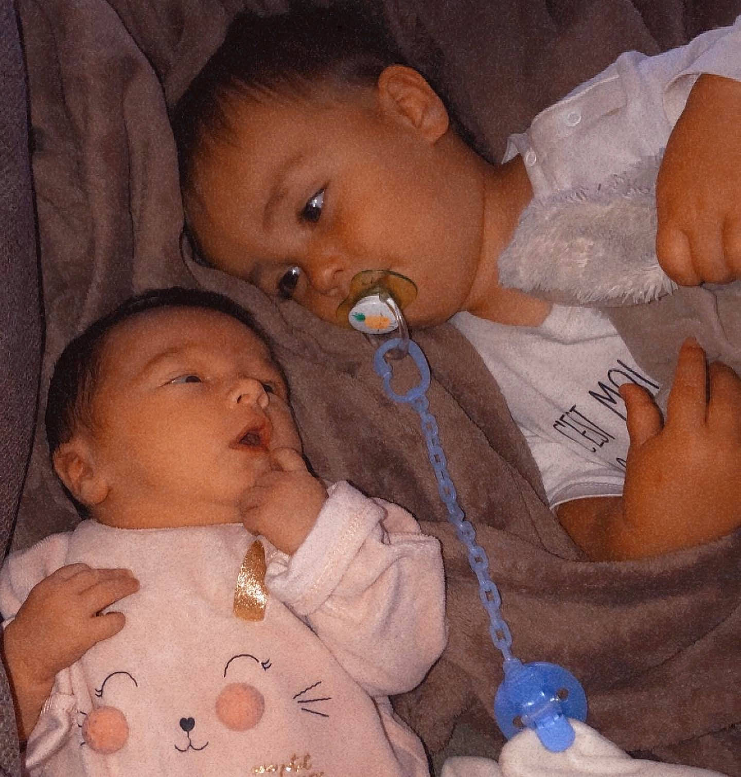 Natéo participe au concours pour gagner de l'argent avec cette photo : arm, cheek, chin, comfort, ear, eye, eyebrow, face, forehead, hand, head, human_body, lip, mouth, muscle, nose, organ, person, product, skin