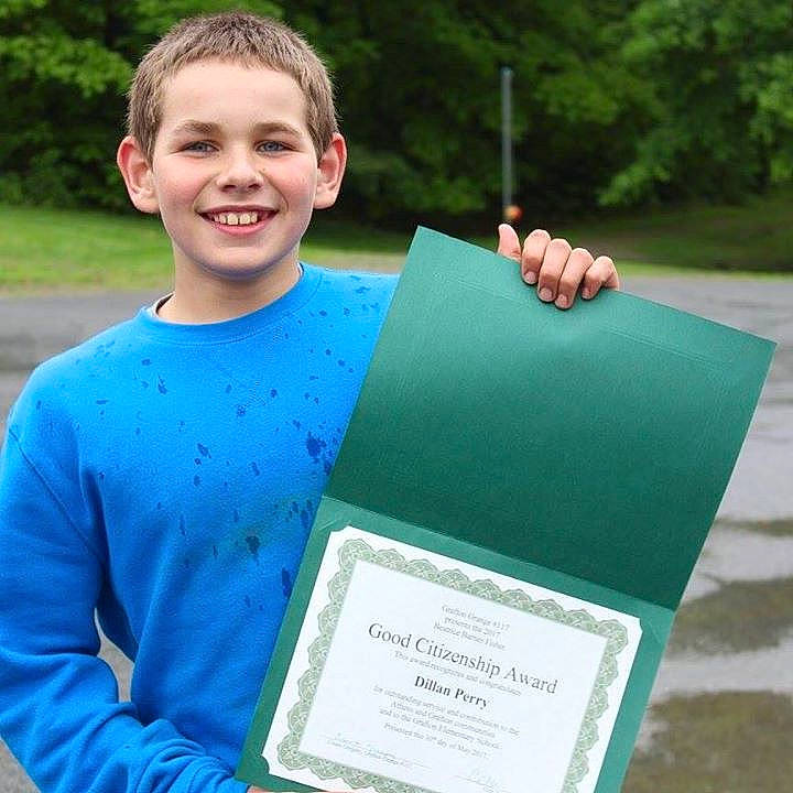 Dillan is registered to the contest to win money with this photo: green, joy