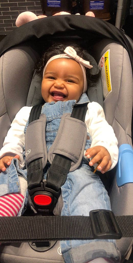 Lianna participe au concours pour gagner de l'argent avec cette photo : auto_part, baby, baby_carriage, baby_in_car_seat, baby_products, car_seat, child, comfort, family_car, person, product, seat_belt, toddler