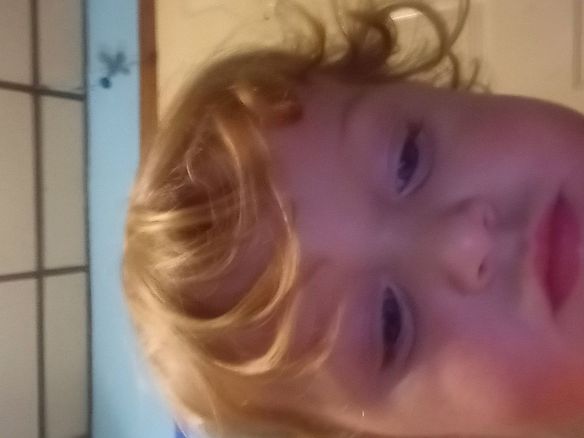 Elliot is registered to the contest to win money with this photo: baby, bangs, blond, brown_hair, cheek, ear, eyebrow, eyelash, fun, hair_coloring, happy, iris, jaw, lip, long_hair, neck, nose, person, selfie, smile