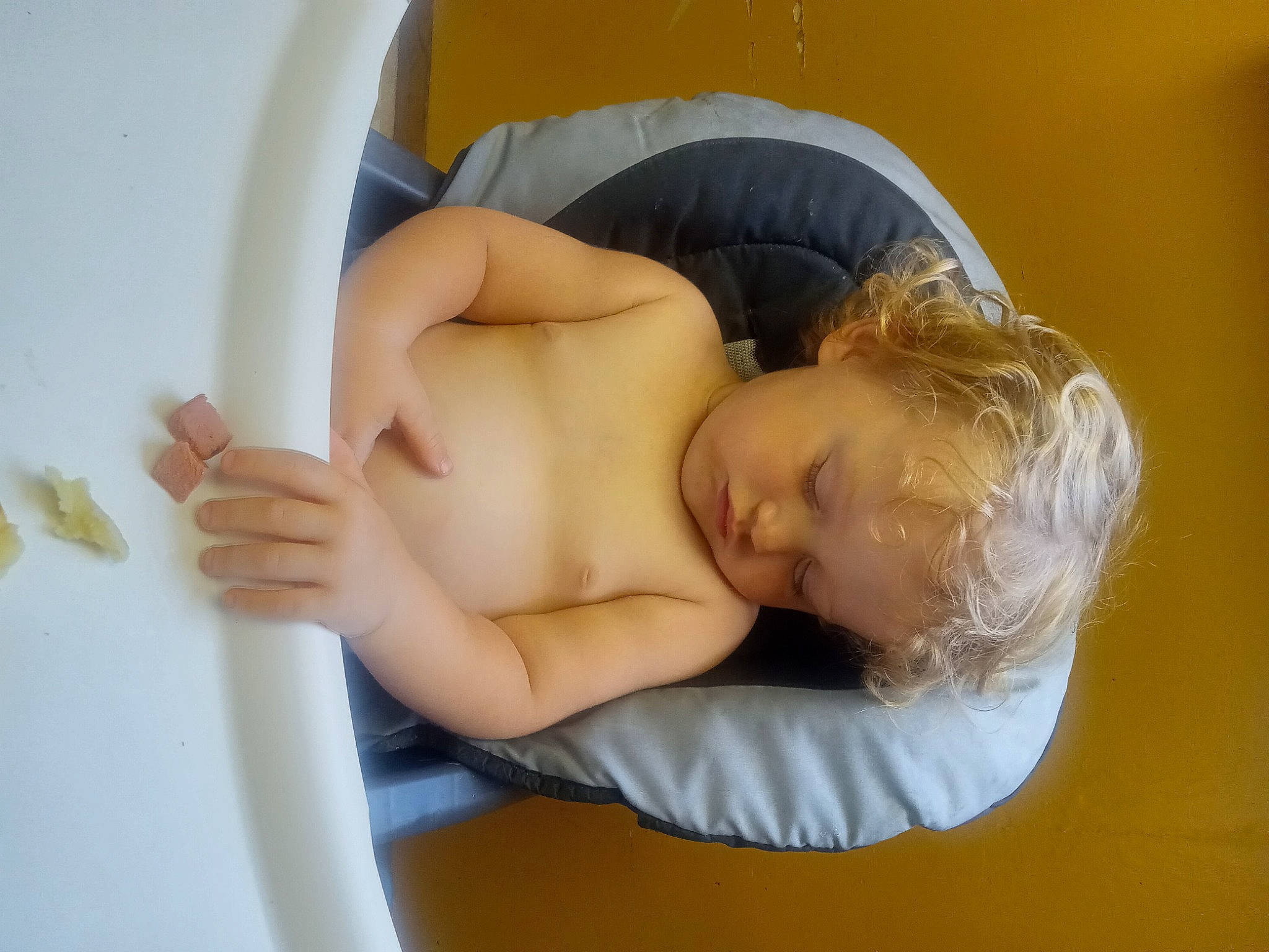 Elliot is registered to the contest to win money with this photo: abdomen, baby, baby_products, baby_sleeping, bathing, bed, bedtime, chest, child, comfort, ear, elbow, eyelash, happy, human_body, nap, person, room, stomach, thigh
