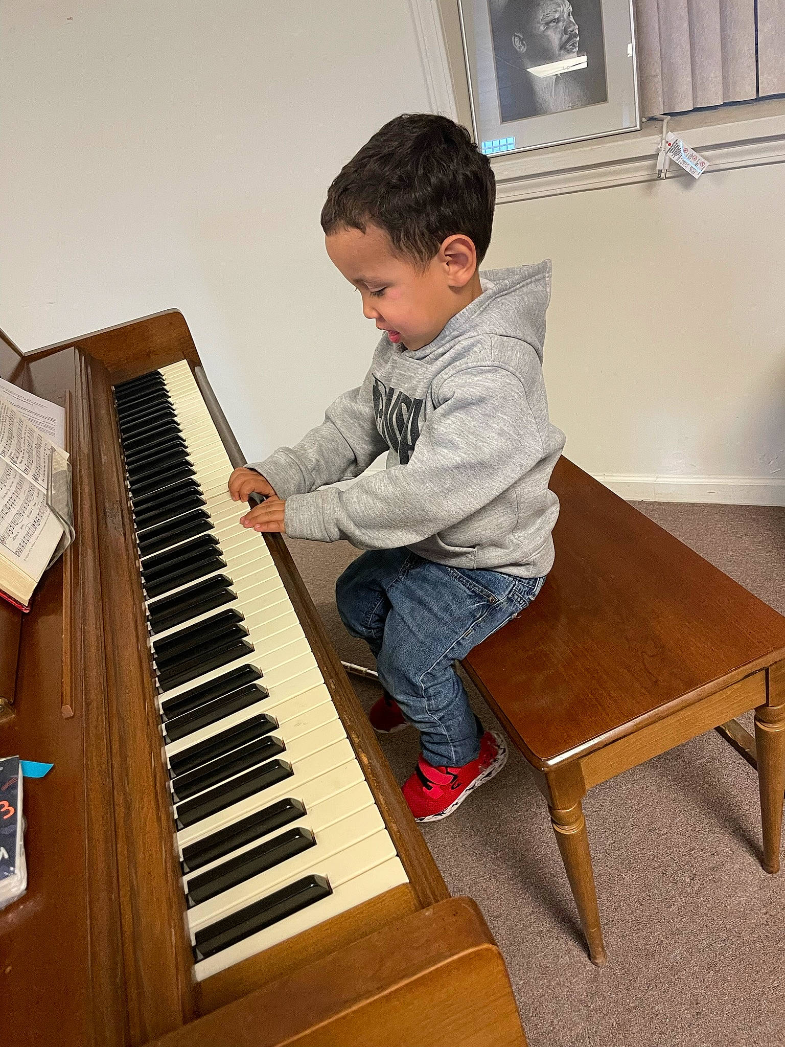 Carter joined the competition — help win amazing prizes! arm, digital_piano, electric_piano, electronic_instrument, electronic_keyboard, electronic_musical_instrument, hardwood, human_body, keyboard, keyboard_player, music, musical_instrument, musical_instrument_accessory, musical_keyboard, musician, person, pianist, piano, t_shirt, table