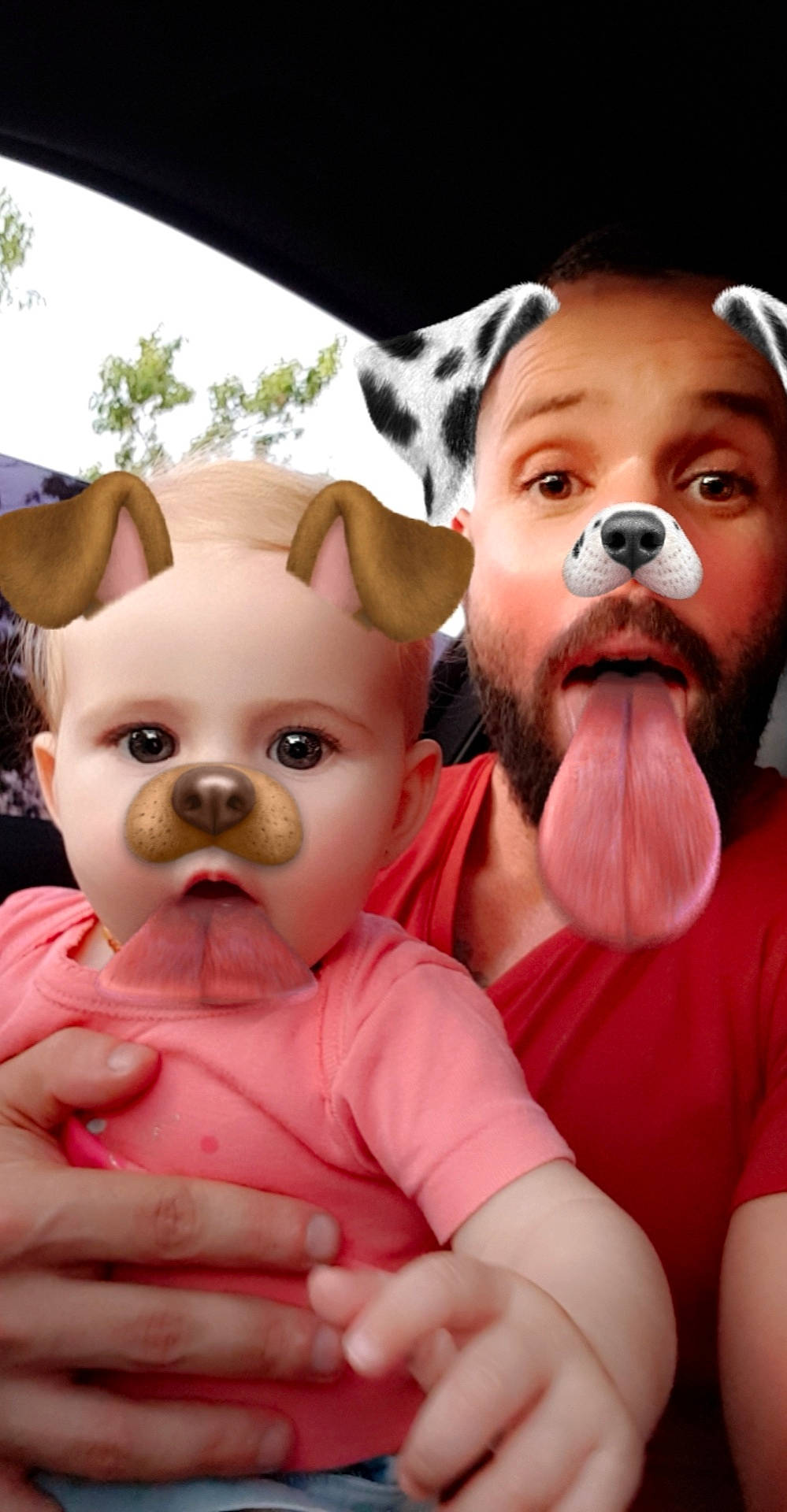 Yara participe au concours pour gagner de l'argent avec cette photo : bulldog, canidae, carnivore, cheek, child, companion_dog, dog, dog_breed, fawn, non_sporting_group, nose, person, puppy, puppy_love, skin, snout, toy_bulldog, white_english_bulldog