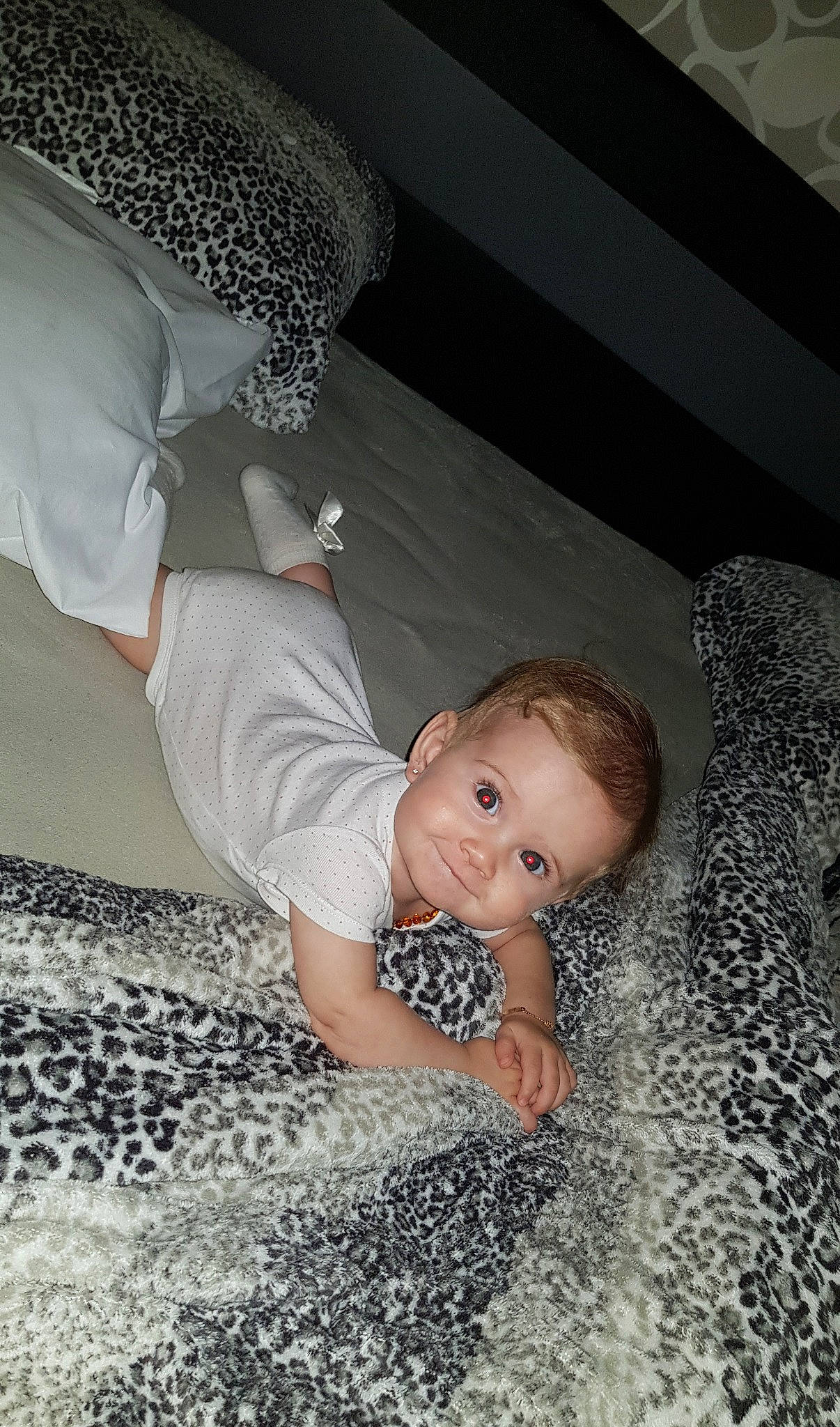 Yara a rejoint le concours — aidez-le/la à gagner de superbes lots ! baby, child, joy, person, toddler