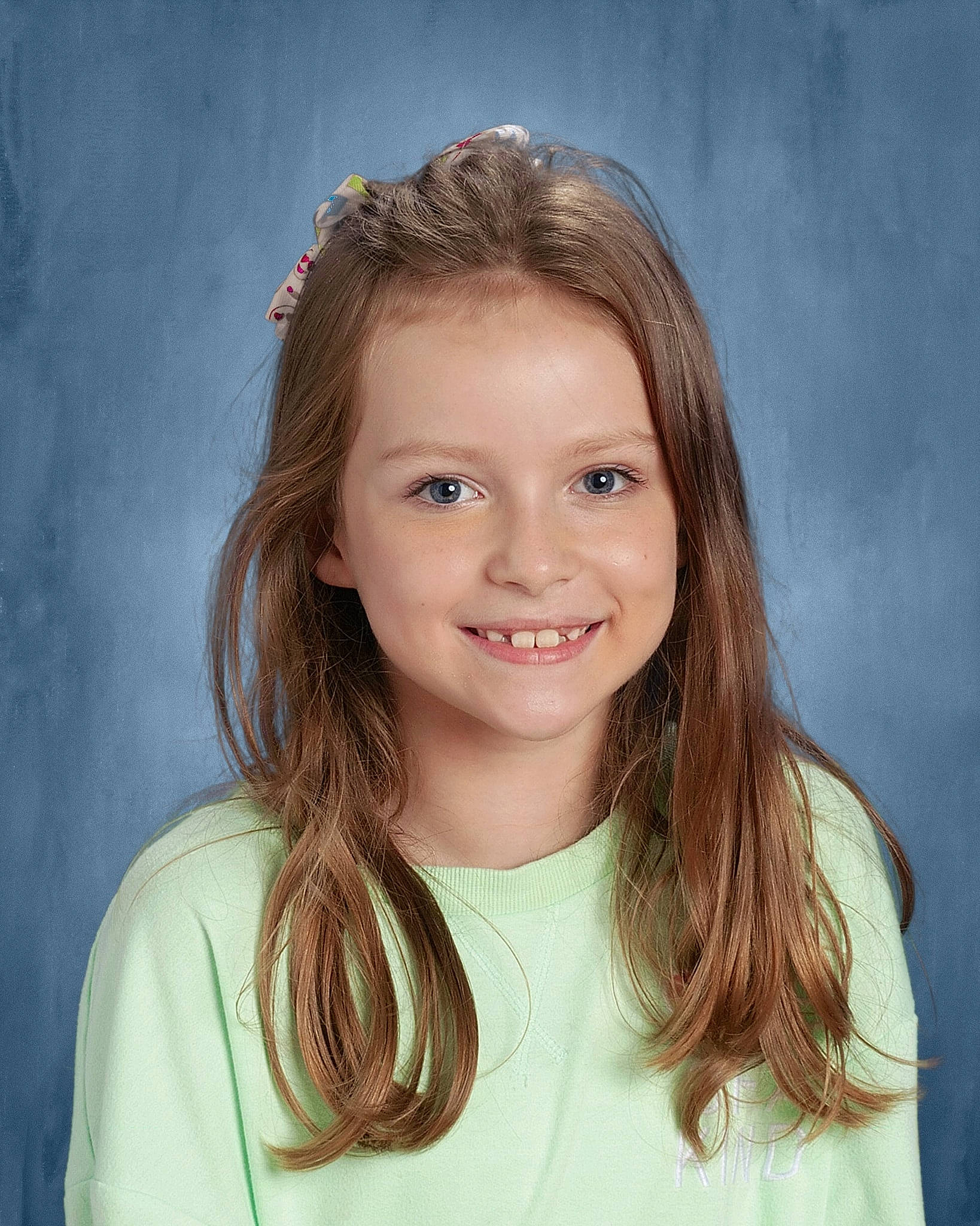 Taylor is registered to the contest to win money with this photo: brown_hair, cheek, chin, eye, eyebrow, eyelash, face, flash_photography, forehead, gesture, happy, iris, jaw, joy, layered_hair, lip, long_hair, neck, person, shoulder