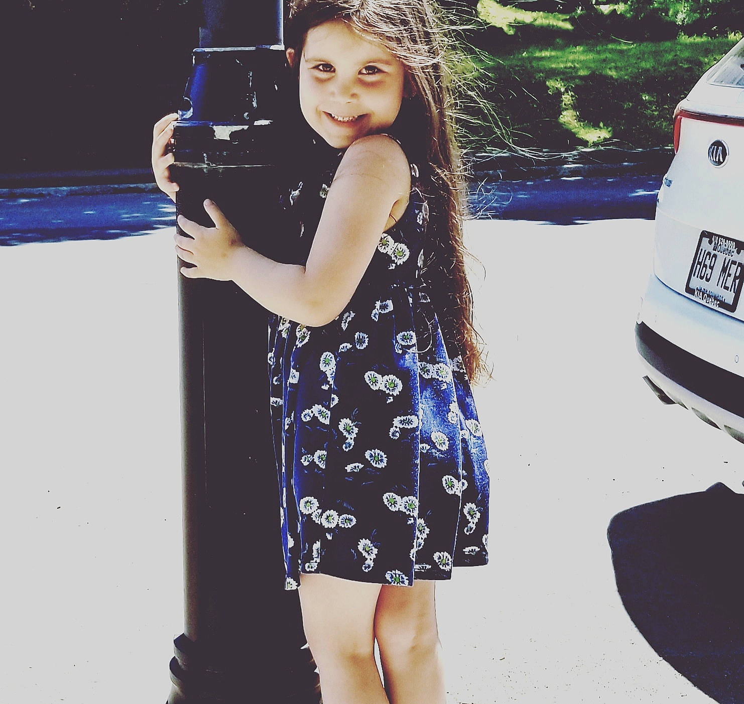 Janelle a rejoint le concours — aidez-le/la à gagner de superbes lots ! beauty, brown_hair, clothing, dress, electric_blue, fashion, headwear, human_leg, joy, leg, long_hair, person, photo_shoot, photography, selfie, shoe, shoulder, street_fashion, style, water