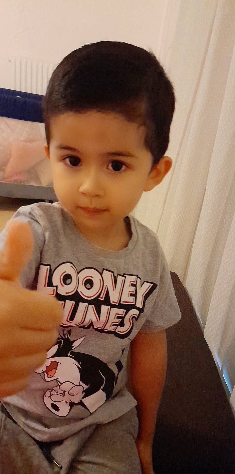 Jefferson a rejoint le concours — aidez-le/la à gagner de superbes lots ! black_hair, cheek, child, cool, forehead, person, skin, t_shirt, toddler