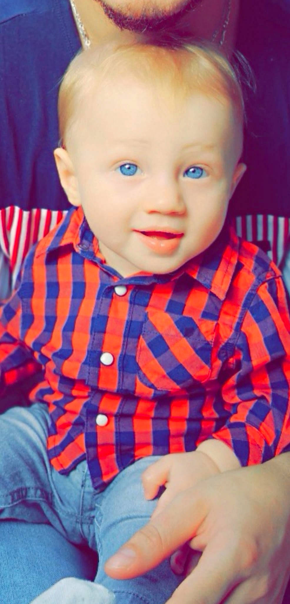 Aythan a rejoint le concours — aidez-le/la à gagner de superbes lots ! beauty, blond, blue, boy, cheek, child, cool, eye, face, hair, hairstyle, head, human_hair_color, infant, lip, nose, person, pink, red, skin