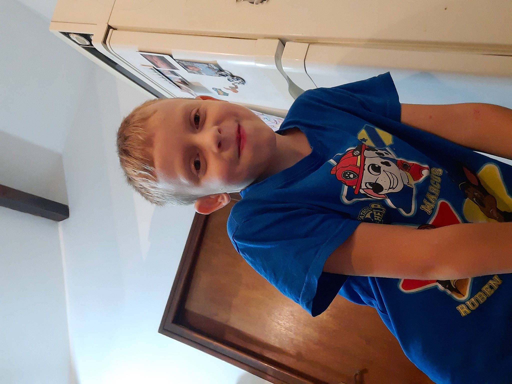 Warren a rejoint le concours — aidez-le/la à gagner de superbes lots ! active_shirt, elbow, electric_blue, fun, joy, person, room, shoulder, sleeve, smile, sportswear, t_shirt, top, vacation, wrist