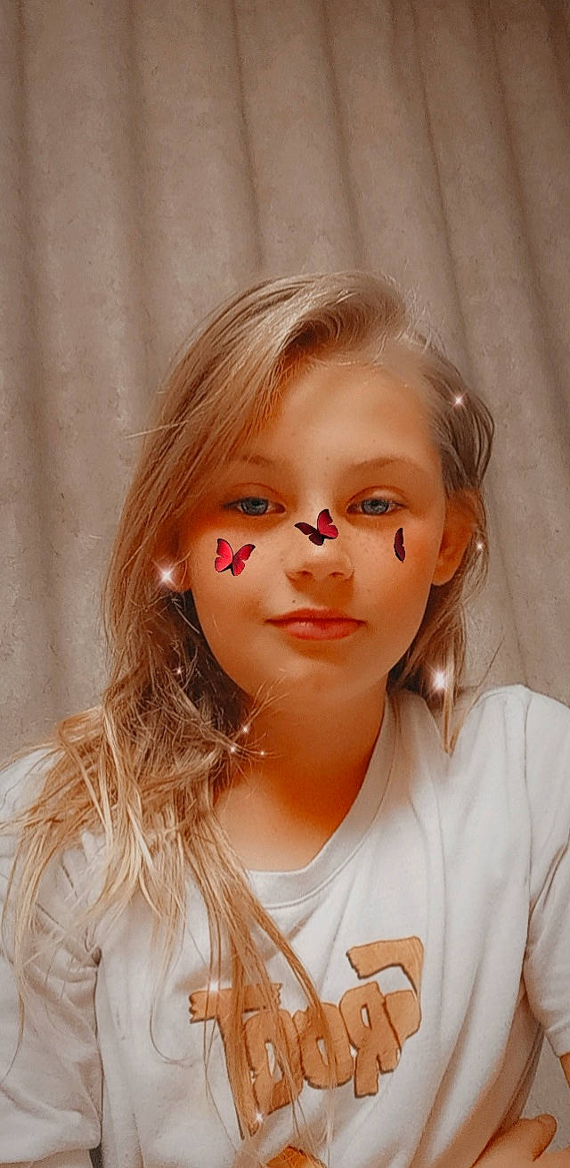 Haley joined the competition — help win amazing prizes! cheek, cool, ear, eyebrow, eyelash, flash_photography, hair, happy, head, iris, jaw, layered_hair, lip, lipstick, long_hair, mouth, neck, nose, person, shoulder