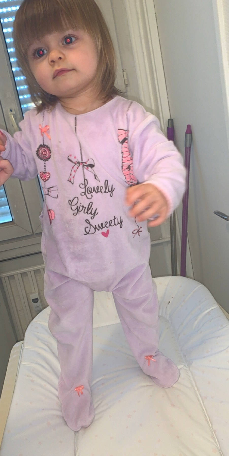 Tiffany participe au concours pour gagner de l'argent avec cette photo : baby, baby_toddler_clothing, cheek, child, clothing, lip, nightwear, pajamas, person, pink, skin, sleeve, smile, t_shirt, toddler