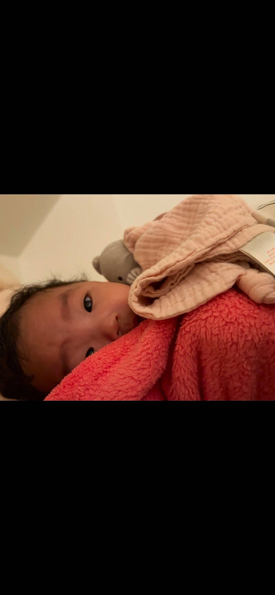 Mya a rejoint le concours — aidez-le/la à gagner de superbes lots ! arm, baby, baby_sleeping, baby_toddler_clothing, bedtime, cheek, child, cloud, comfort, ear, eyelash, finger, gesture, happy, human_body, lip, nose, person, skin, sleeve