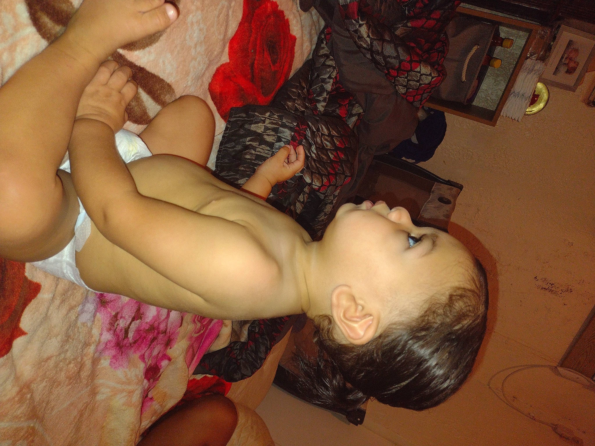 Marcellus is registered to the contest to win money with this photo: abdomen, black_hair, chest, cool, elbow, eyelash, fun, gesture, human_body, interaction, joint, leg, long_hair, mouth, nail, neck, person, shoulder, skin, thigh